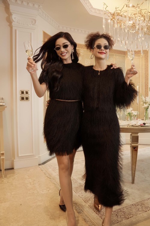 Sixdo Black Faux Fur Fabric Croptop